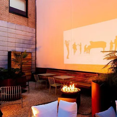 Ibis Centre Chatelain Hotel 3*