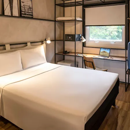 Hotel Ibis Centre Chatelain