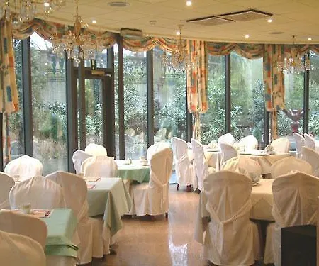 Hotel Ibis Centre Chatelain 3*